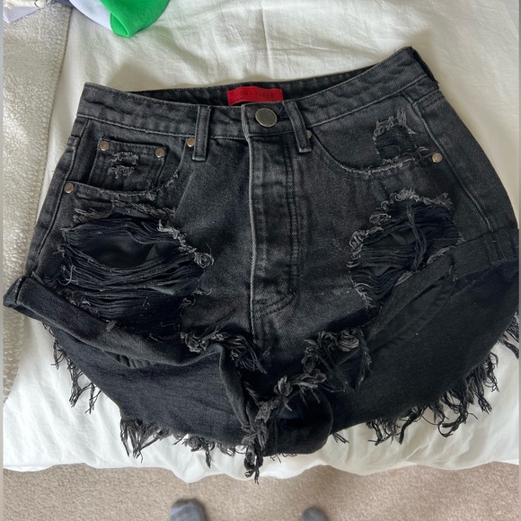 Isabelle’s cabinet black jean shorts - Picture 2 of 2